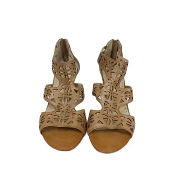 Adrianne Vittadini Cages Cut Out Peep Toe Heels 9M - Picture 2 of 9